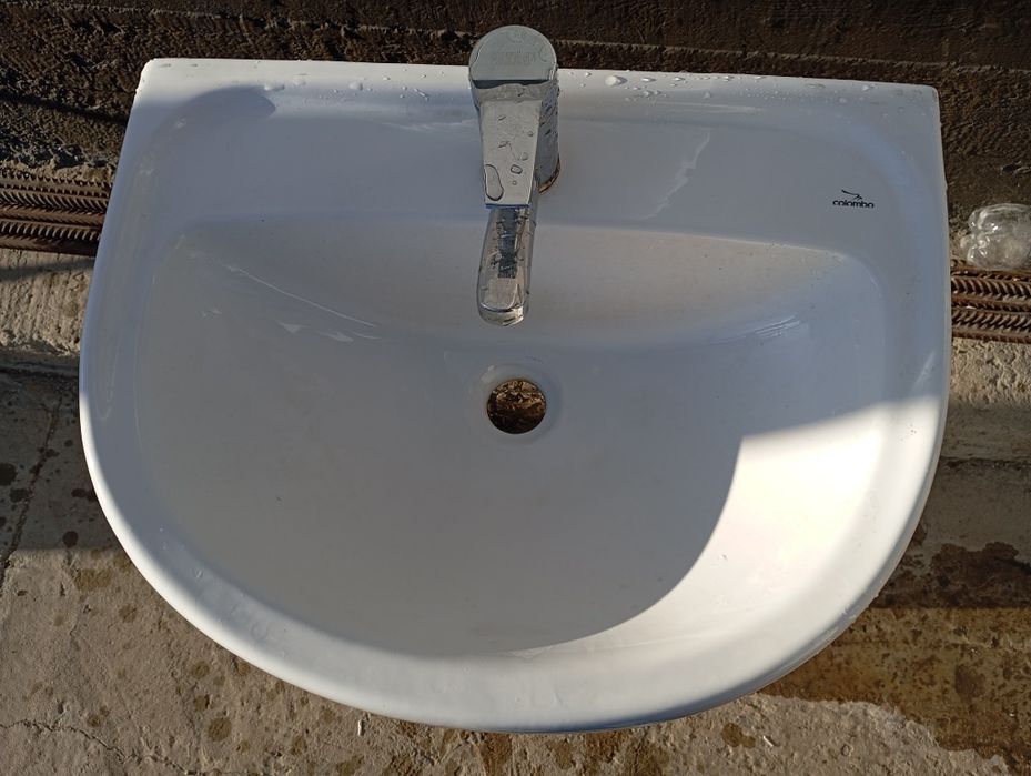 Раковина подвесная