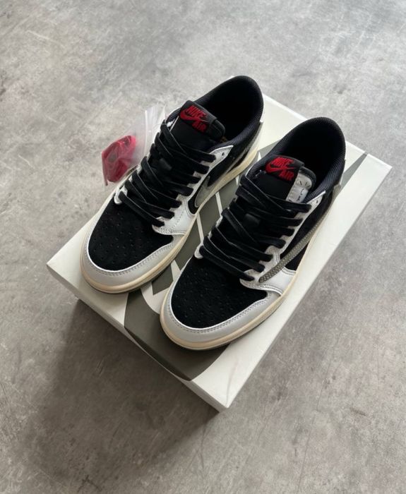 Jordan 1 x Travis Scott