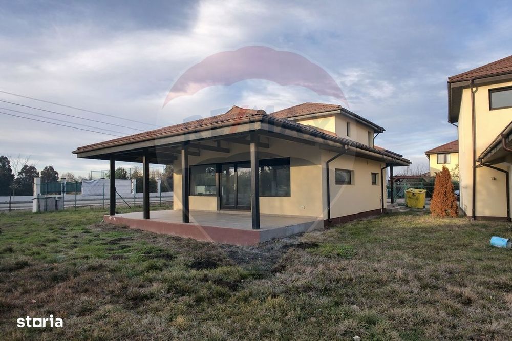 Casa individuala 4 camere cu teren 454 mp cartier privat Crevedia