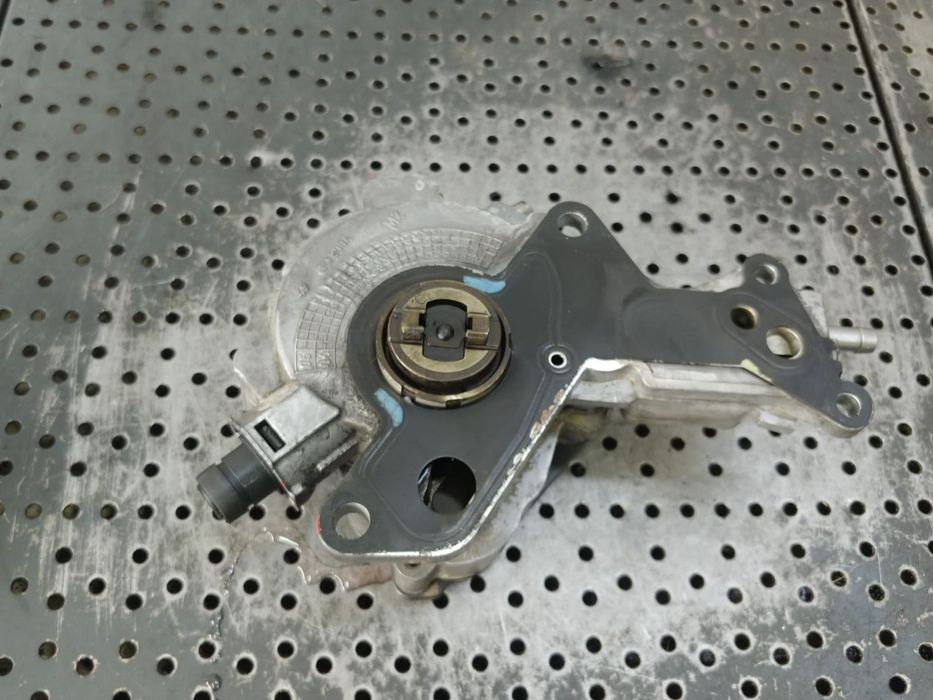 pompa vacuum  2.0 tdi bmp passat b6 audi a3 vw touran golf 5 golf  seat leon skoda octavia 2 038145209n