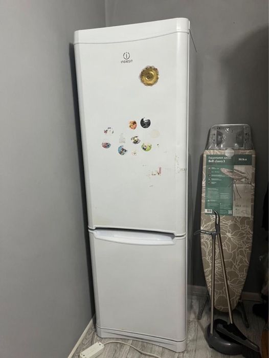 Холодильник INDESIT