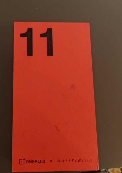 Vand Oneplus 11 cu cutie accesorii si factura + garantie