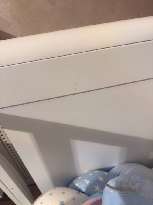 Patut bebe70x140 cu saltea inclusa plus dulap cu 3 setare