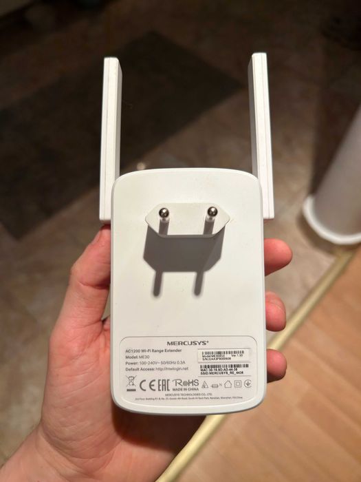 Extender WiFi Mercusys AC1200 model ME30, ca nou
