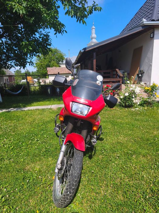 Vând motocicleta Honda Transalp 600