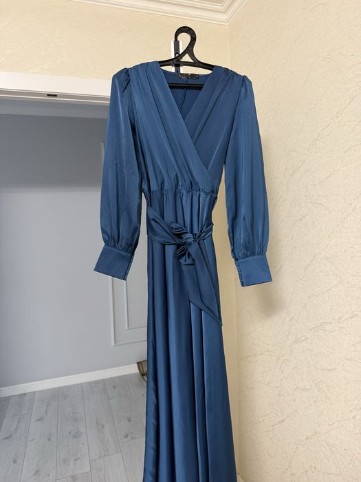 Продам два платья