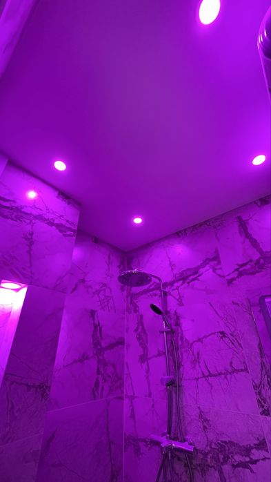 Rgb LED луни/светлини с управление от мобилно приложение