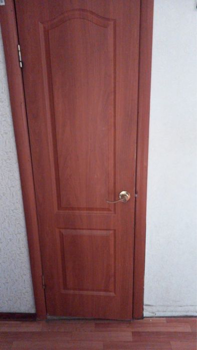 Продам санузловые двери