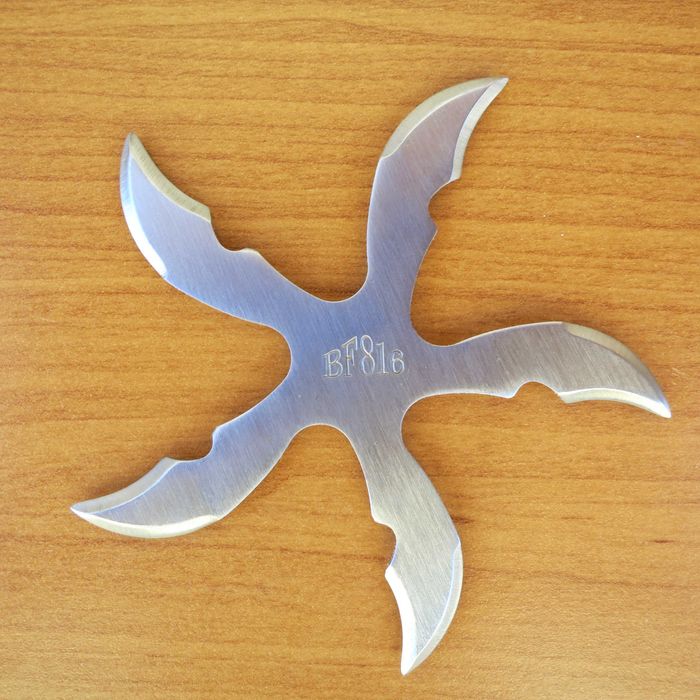 Шурикен - метална звезда