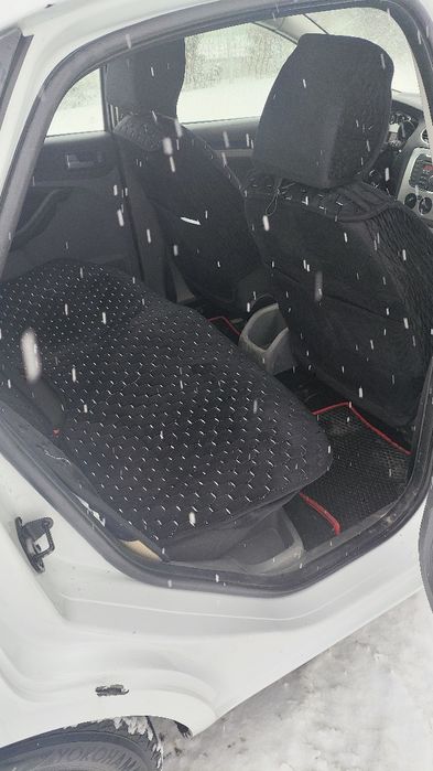 Ford Focus 2011 седан