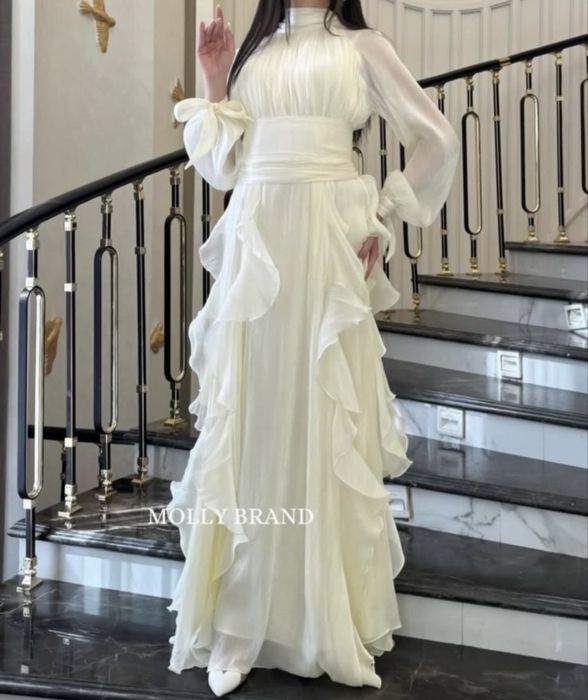 Новое платье, ни разу не надевалось, с этикеткой