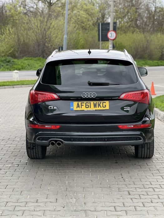 Dezmembrez Audi Q5 8R S line 2.0 tdi 170 cai CGLB 2012 bixenon piele