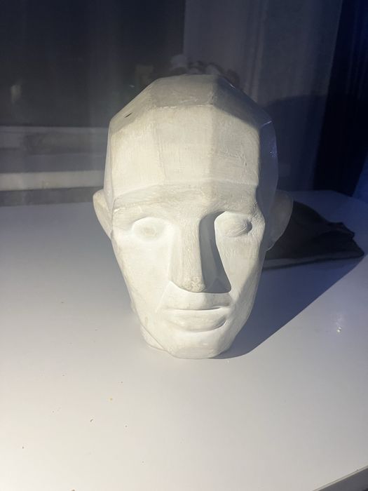 Гипсовая голова