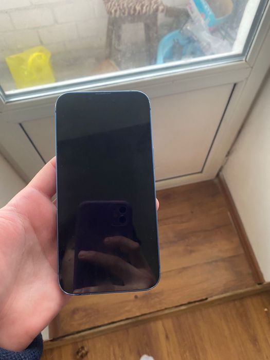 Айфон 13 в хорошем состояние