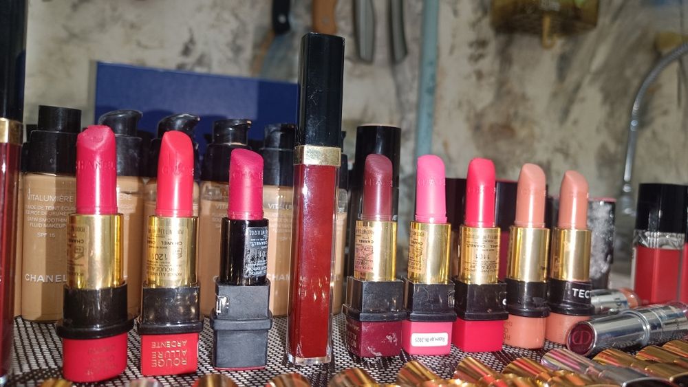 Тональные /помады фирмы Chanel