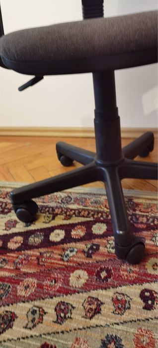 Scaun de birou igienizat complet