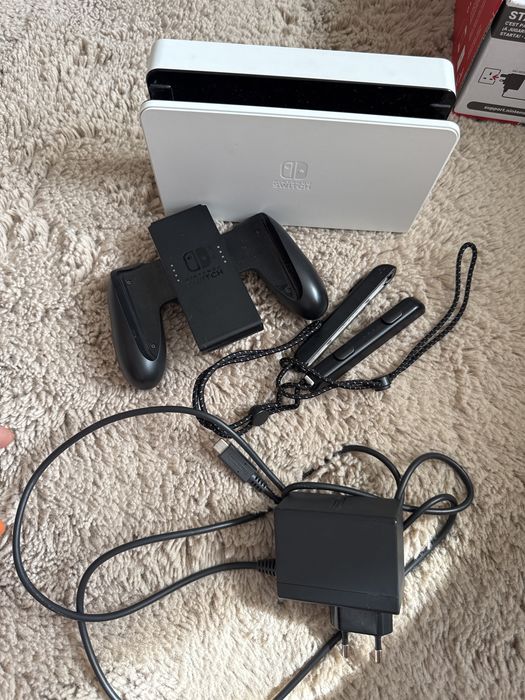Consolă Nintendo Switch OLED White