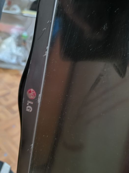 На запчасти разбит экран