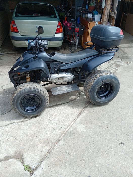 Vând sau schimb atv
