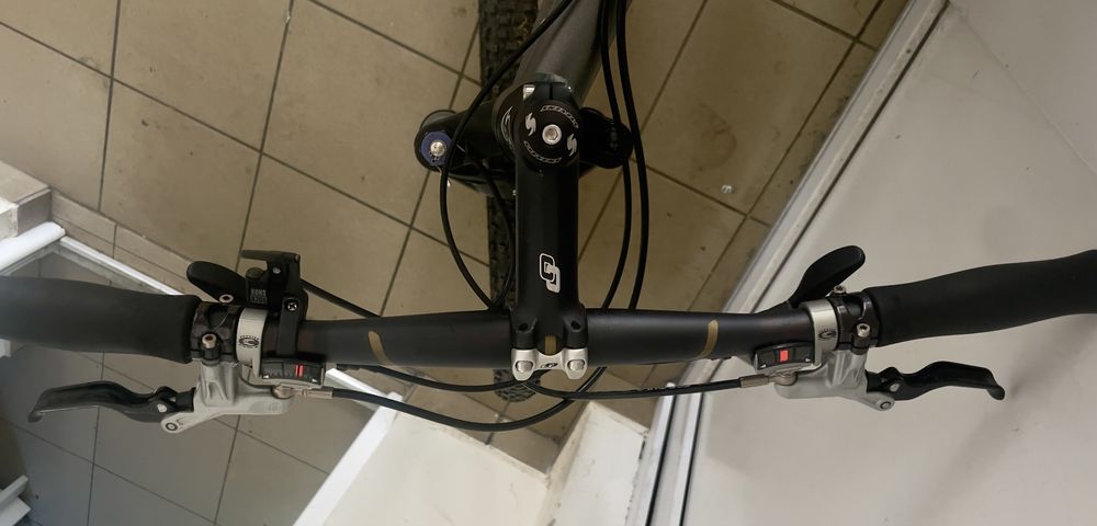 Bicicleta Mountain Bike STEVENS Shimano Deore ROCK SHOX