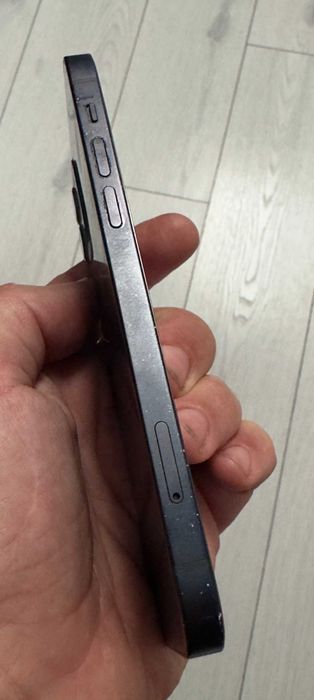 iPhone 12 100% functional fara iCloud baterie 79%