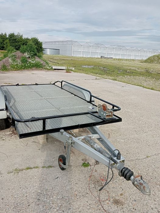 Vand platforma cu doua punti de 2t dimensiuni 3.3 x 1,65