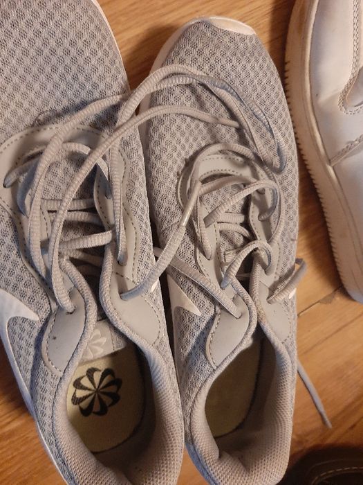 Vând adidași Nike 41