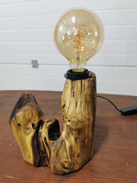 Lampa ornamentala decorativa din lemn, în forma de inima