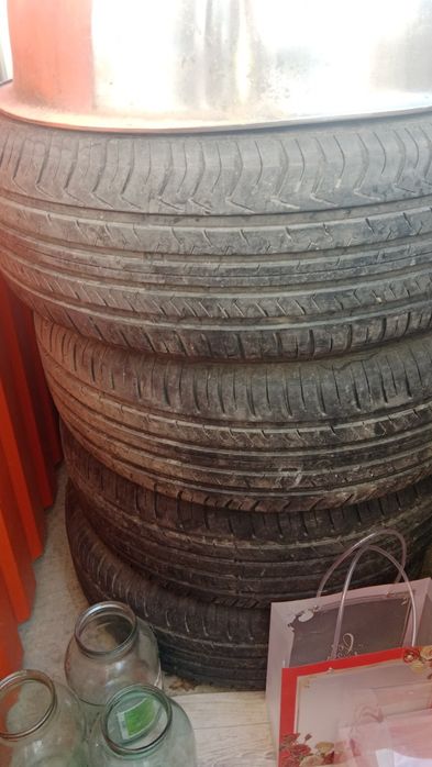 Покрышка 215 / 60. 16 летние