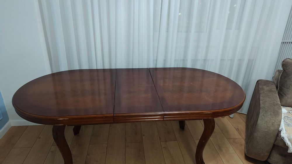 Продаётся стол из натурального дерева