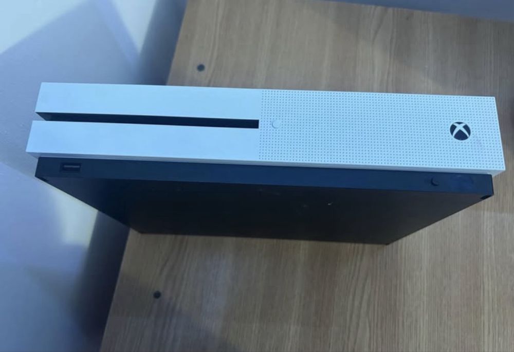 Xbox One S excelent