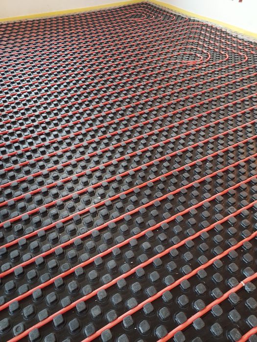 Șape mecanizate pentru  încălzirea pardoseală materiale și manopera