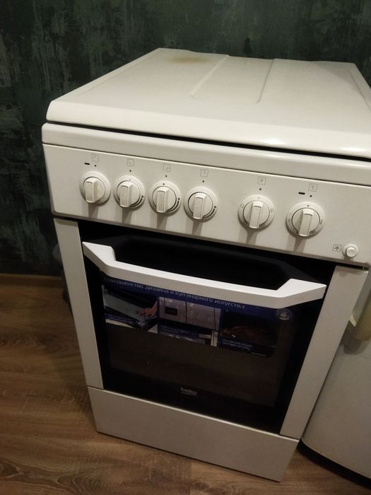 Продам газплиту с противенью