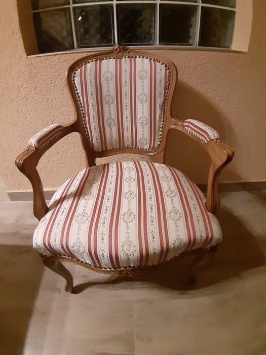 Executam tapiterie scaune si canapele