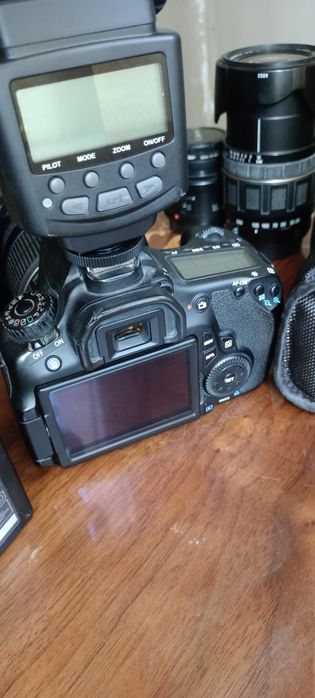 Canon EOS 60D | 3 ta obyektiv | Tashqi flesh | Professional to'plam