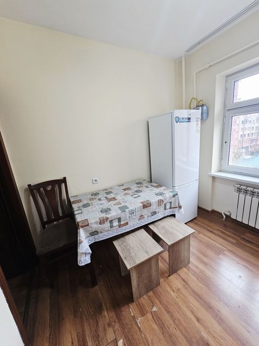 Сергели 8 худуд.2 хона 4 этаж срочно сотилади