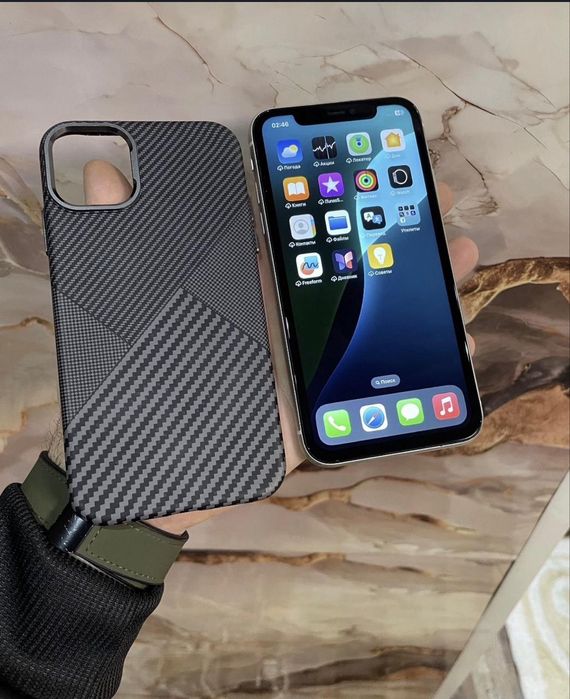 В продаже Айфон 11.