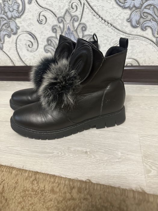 Продам красивые осенние сапожки