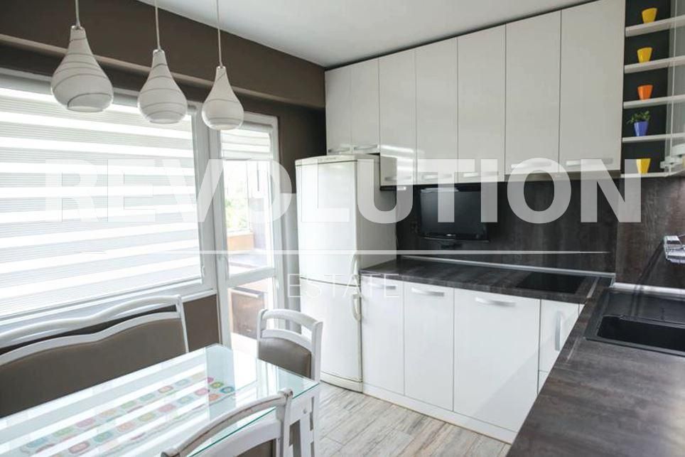 Дава се под наем Тристаен апартамент в Варна, Чайка - 90 кв.м за 650 € - Снимка #1