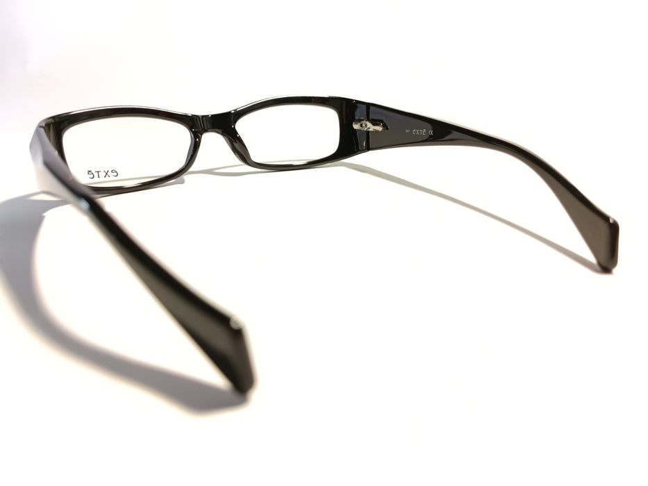 Vând doar en-gros rame de ochelari, noi, originale.