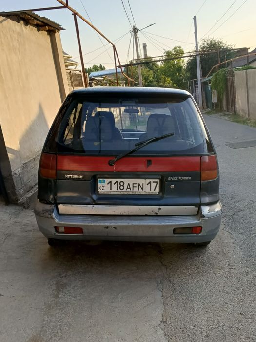 Mitsubishi Space runner 1991