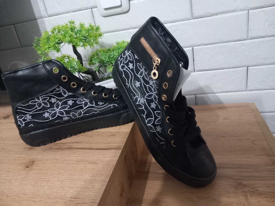 Нови мрежести кецове