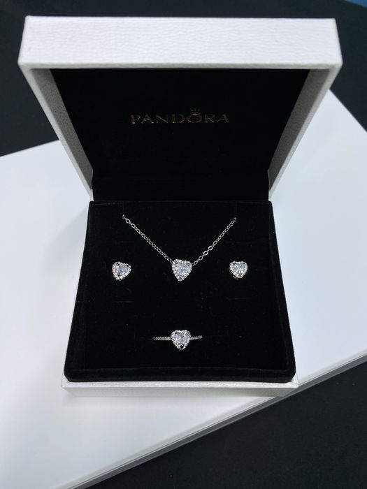 Подарки на 8 марта Пандора