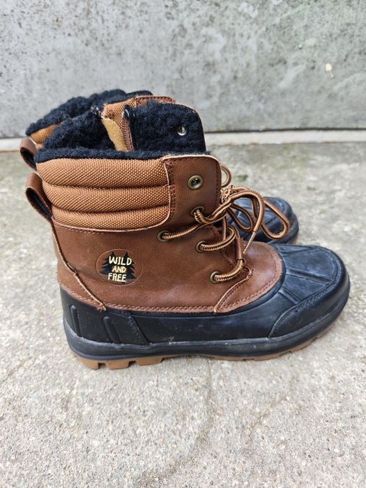 Топли боти за момче LC Waikiki. 
Обувани 4-5 пъти, неразличими от нови