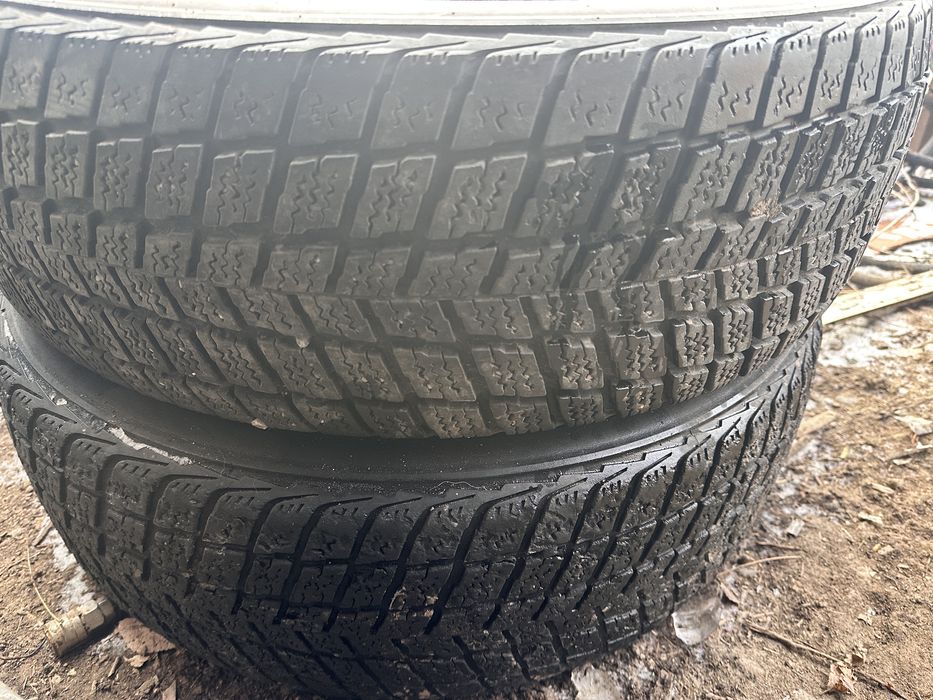 Прлдам резину 225/65/17