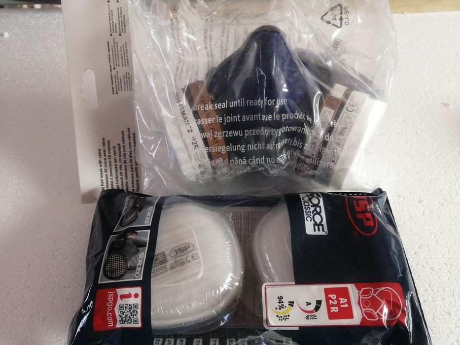 Mască de protecție cu filtre cărbune