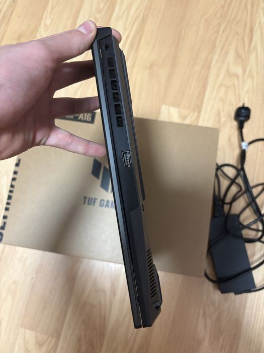 Vand laptop asus tuf A16 2025-2026 este nou