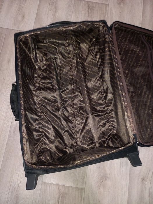 Продам чемодан мужской