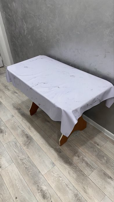 Продаю деревянный кухонный стол