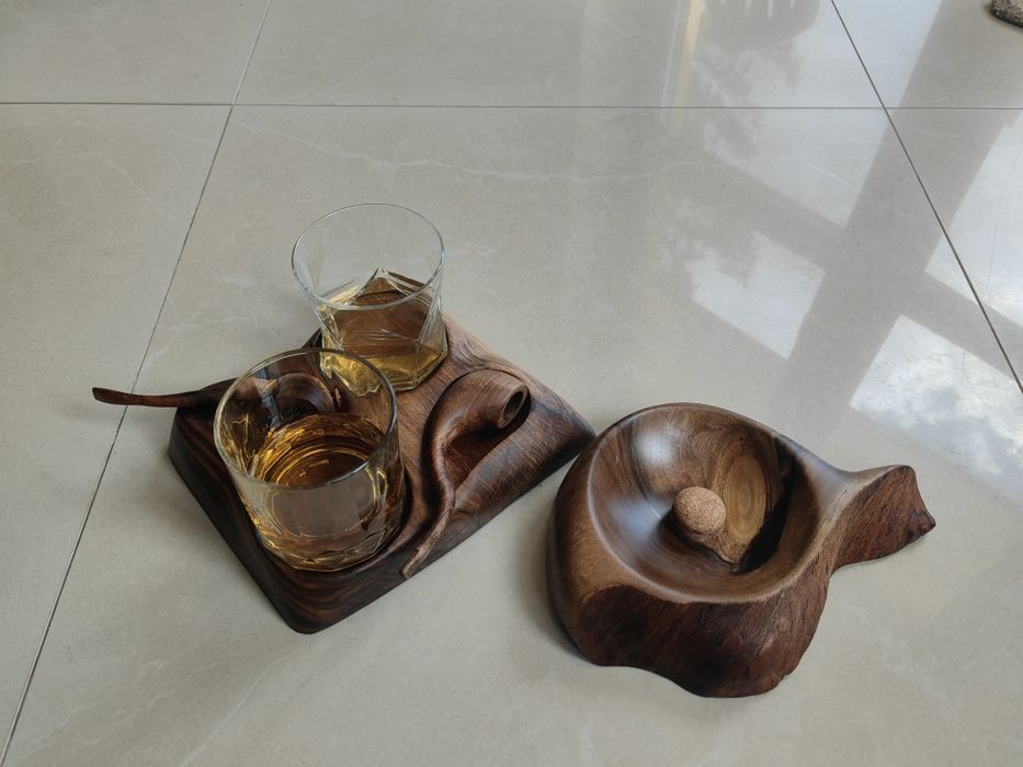 Поставка за лули и чаши и пепелник за лули